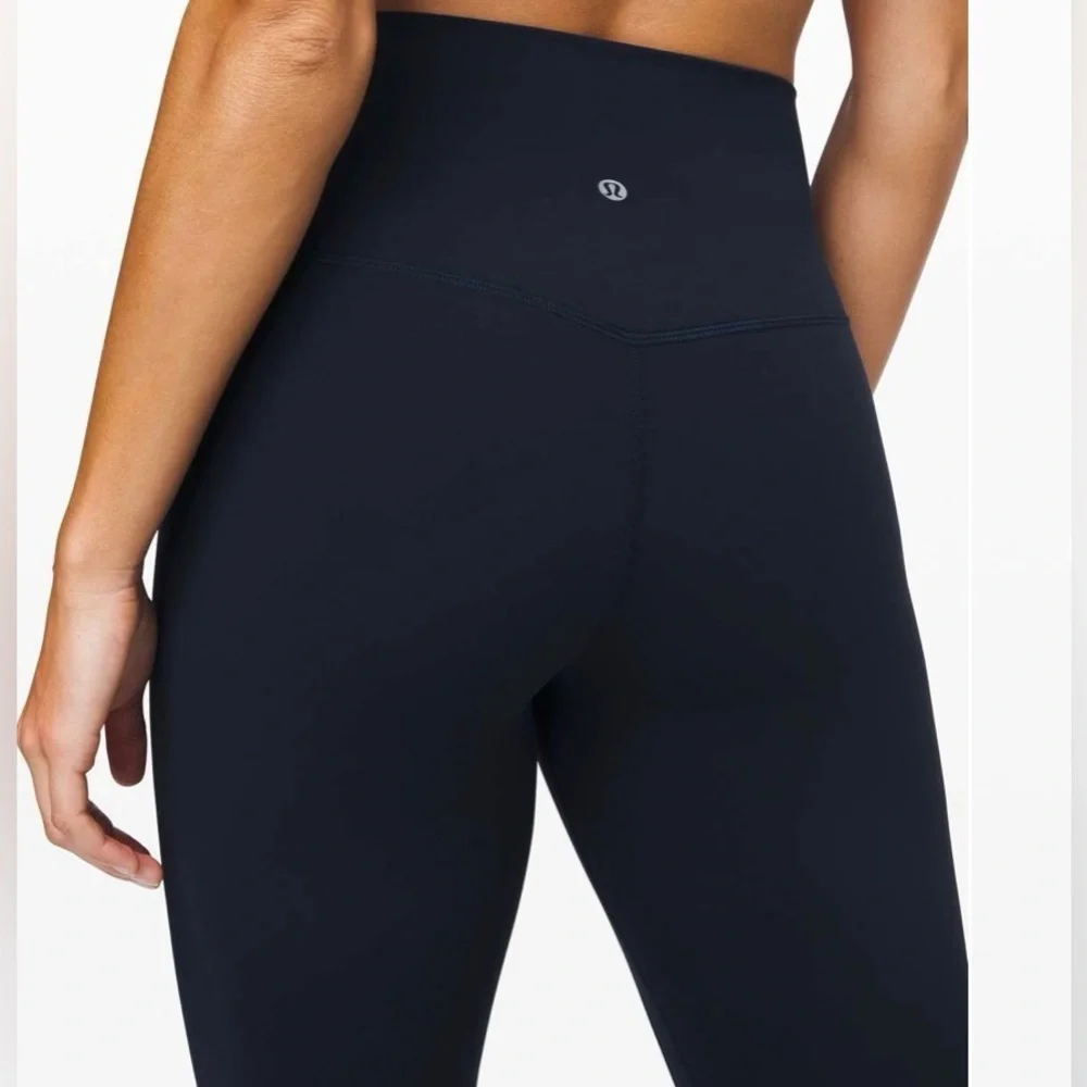 Lululemon sz 10 Align Crop 23